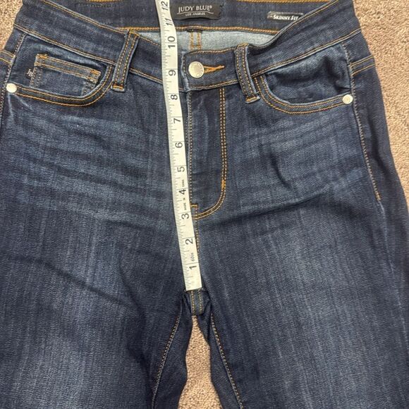 Judy blue dark skinny denim! Super stretchy! Great condition. 3/27 - Picture 5 of 7